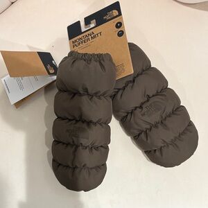 The North Face Montana Puffer Mitts in Dark Brown